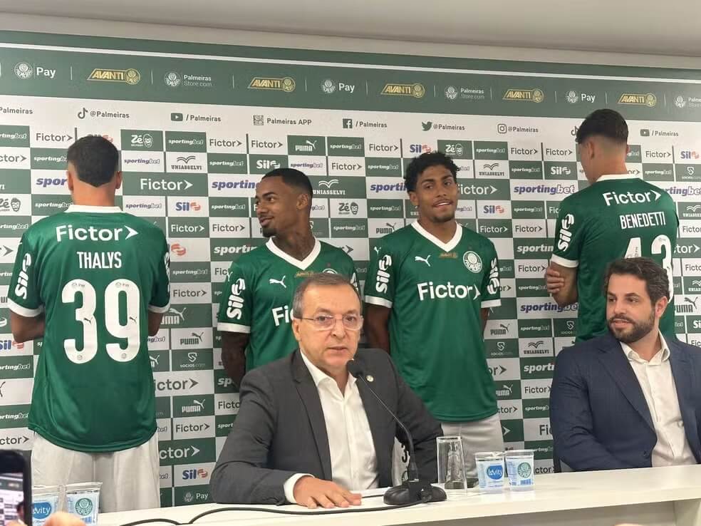 Palmeiras anuncia patrocínio para camisas da base, masculino e feminino